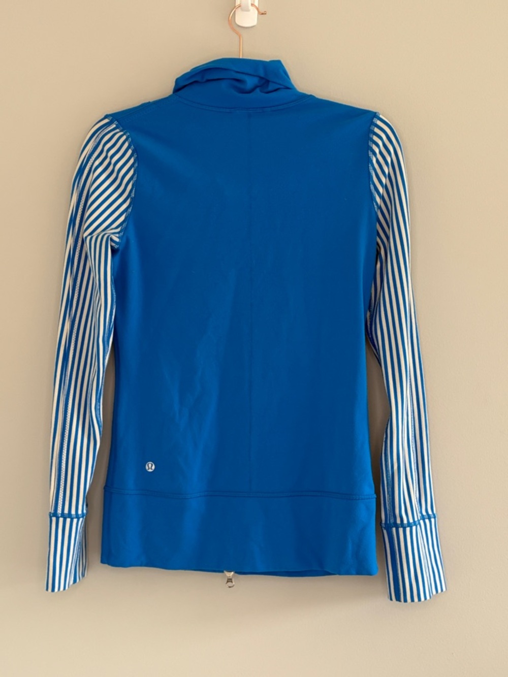 2 for $25 Lululemon Women's Daily Yoga Jacket with Striped Sleeves - Picture 6 of 8